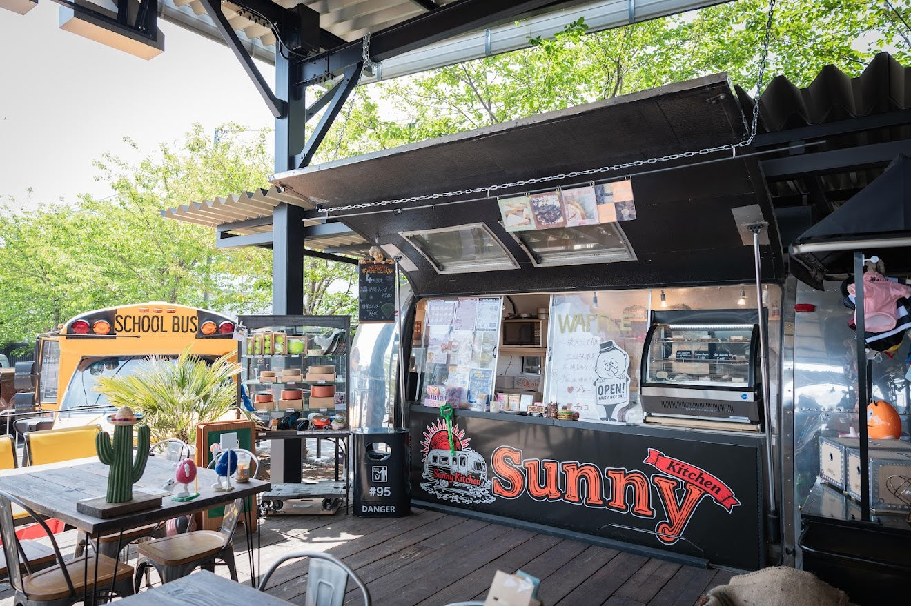 4:SUNNY KITCHEN